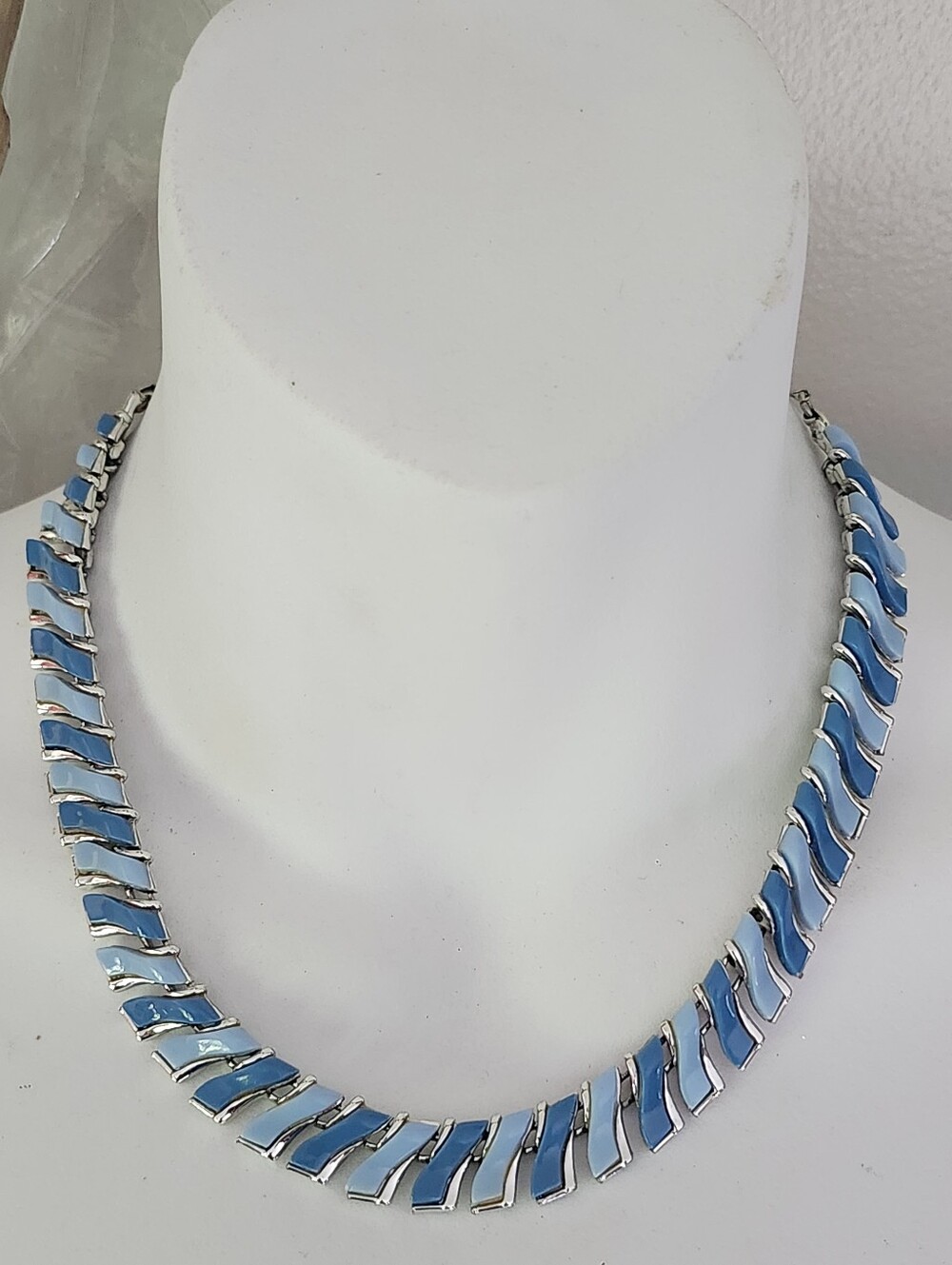 Coro Blue Thermoset Link Choker Necklace